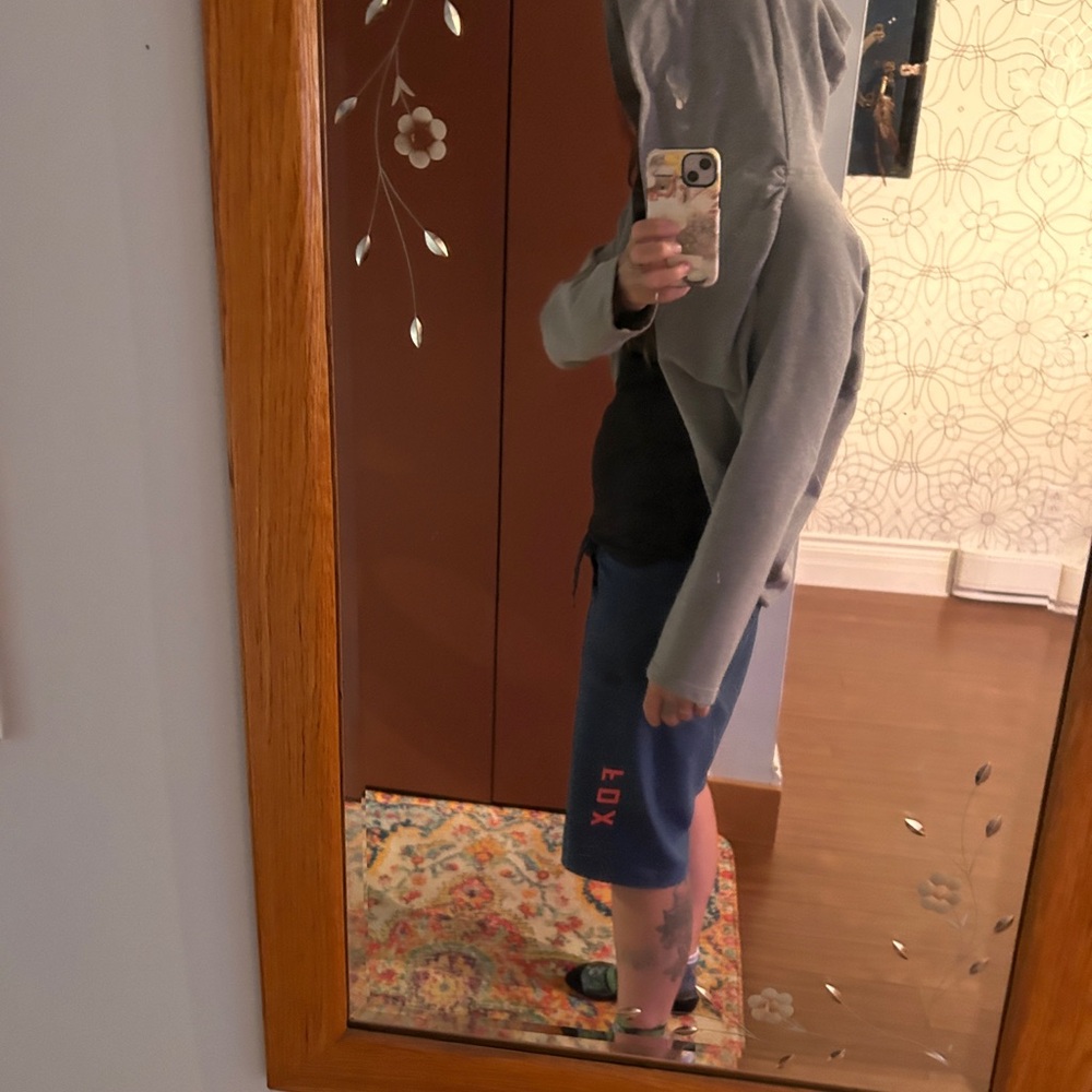 Lululemon rare Gray Hooded Jacket shrug size 6 medium